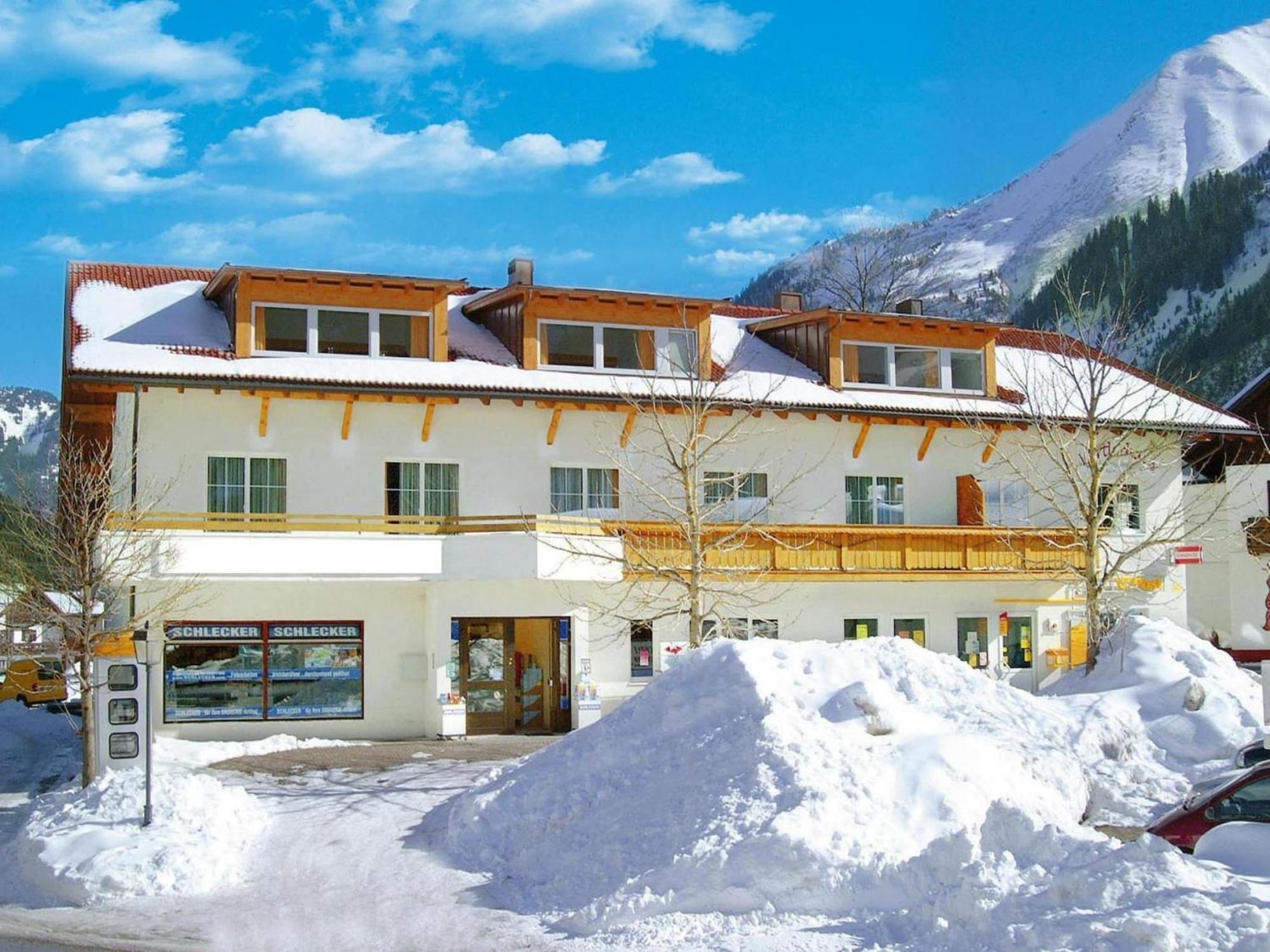 Apartment In Bichlbach With Parking Space Exteriör bild
